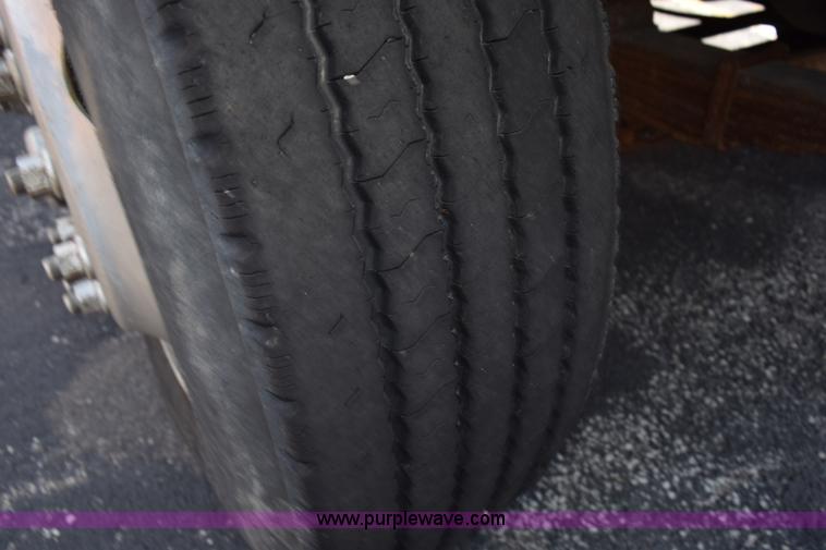 image for item K6203 2000 International 4900 dump truck