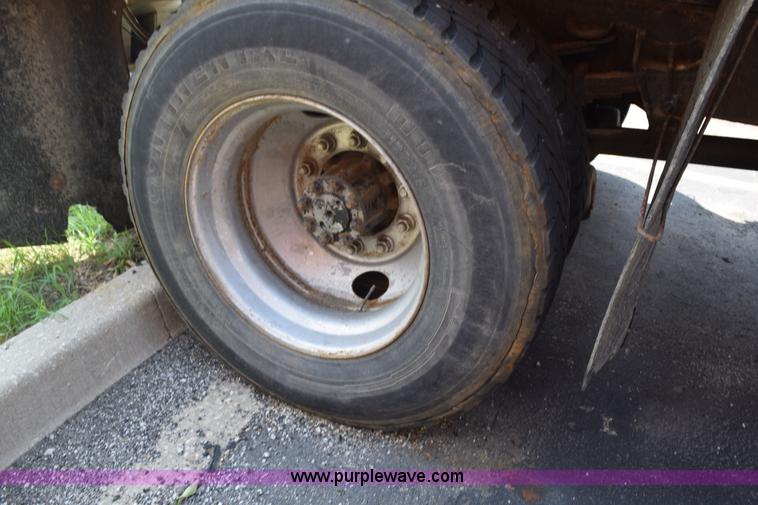 image for item K6203 2000 International 4900 dump truck