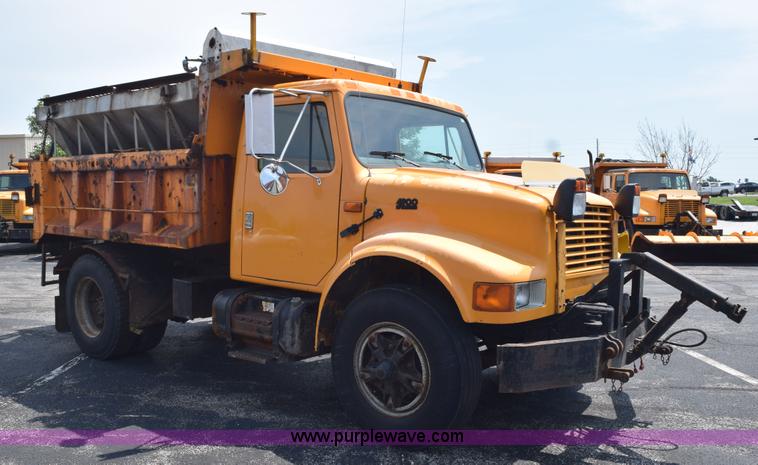 image for item K6204 1996 International 4900 dump truck
