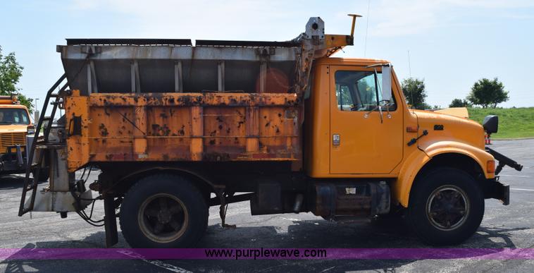 image for item K6204 1996 International 4900 dump truck