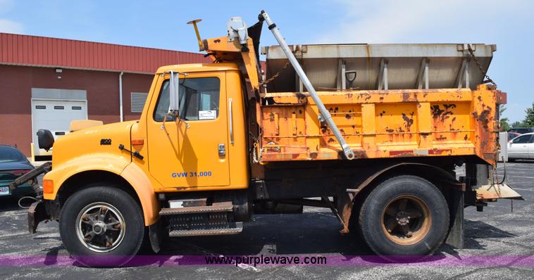 image for item K6204 1996 International 4900 dump truck