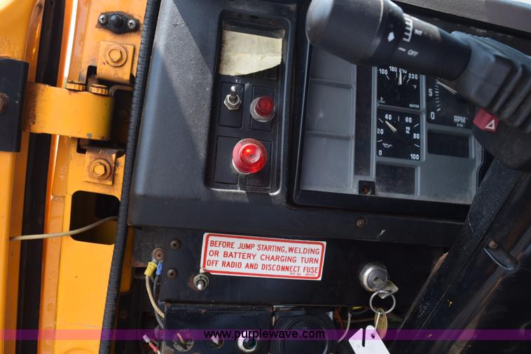 image for item K6204 1996 International 4900 dump truck