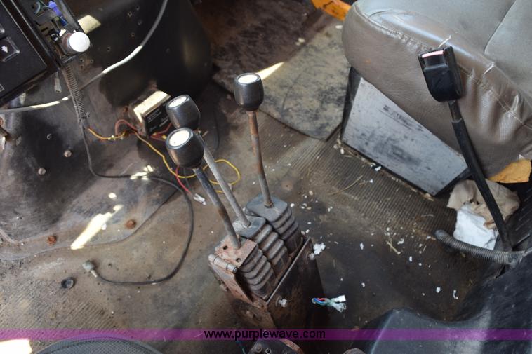 image for item K6204 1996 International 4900 dump truck