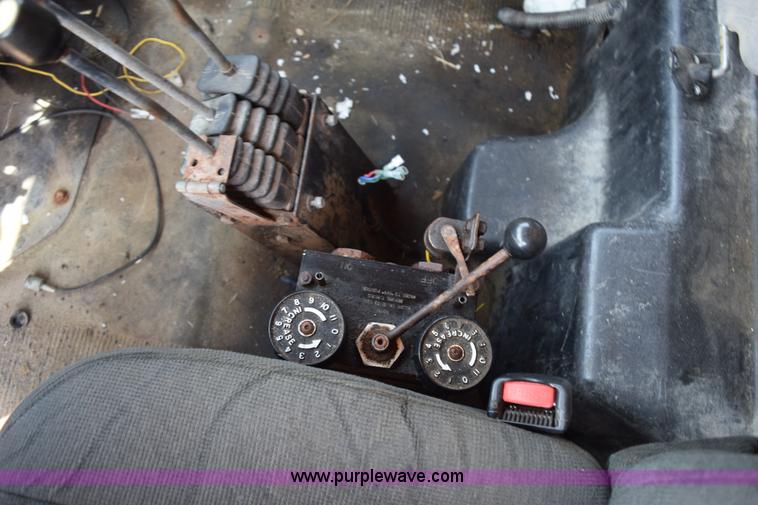 image for item K6204 1996 International 4900 dump truck