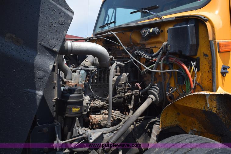 image for item K6204 1996 International 4900 dump truck