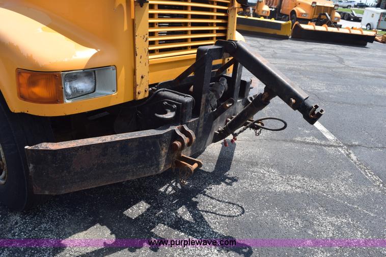 image for item K6204 1996 International 4900 dump truck