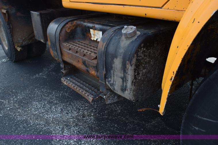 image for item K6204 1996 International 4900 dump truck