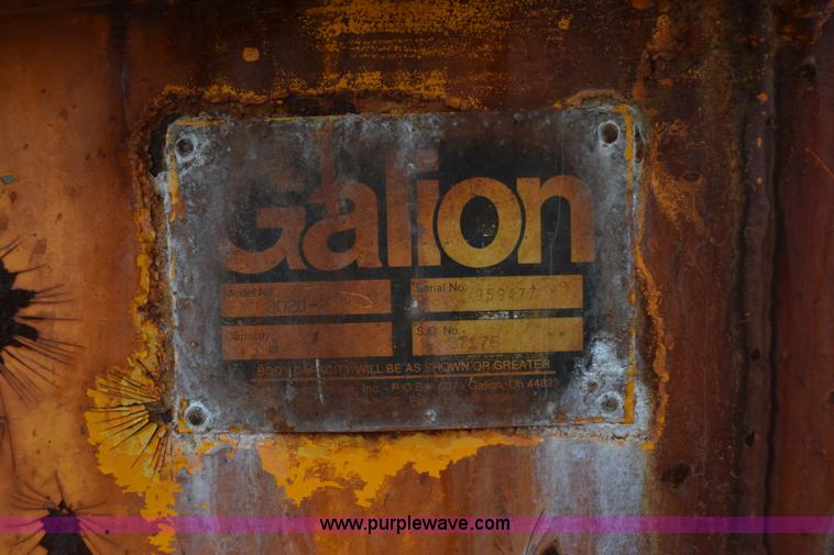 image for item K6204 1996 International 4900 dump truck