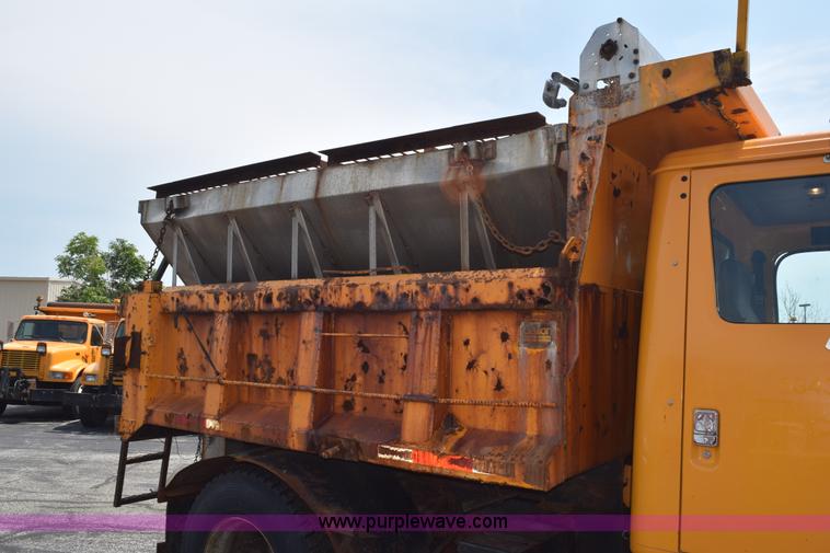 image for item K6204 1996 International 4900 dump truck