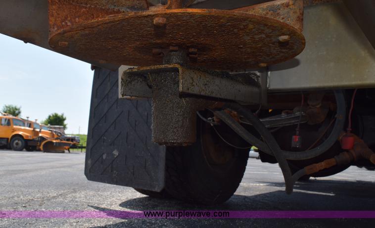 image for item K6204 1996 International 4900 dump truck