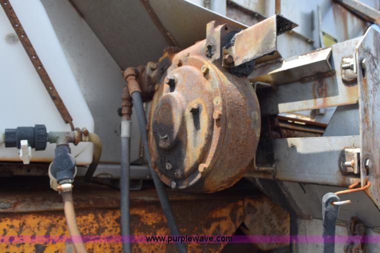 image for item K6204 1996 International 4900 dump truck