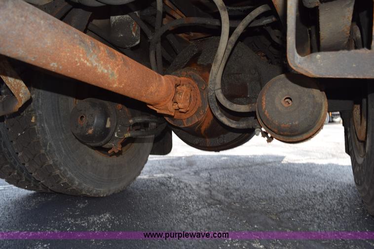 image for item K6204 1996 International 4900 dump truck