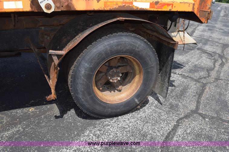 image for item K6204 1996 International 4900 dump truck