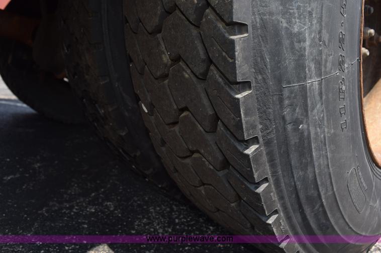 image for item K6204 1996 International 4900 dump truck