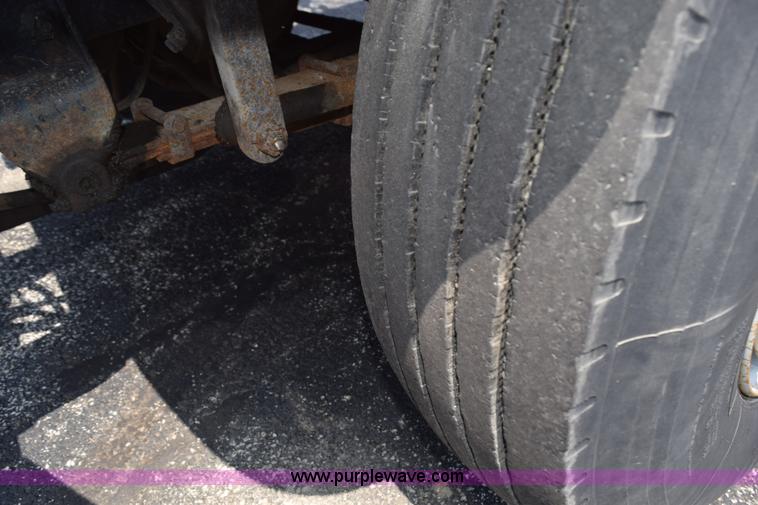 image for item K6204 1996 International 4900 dump truck