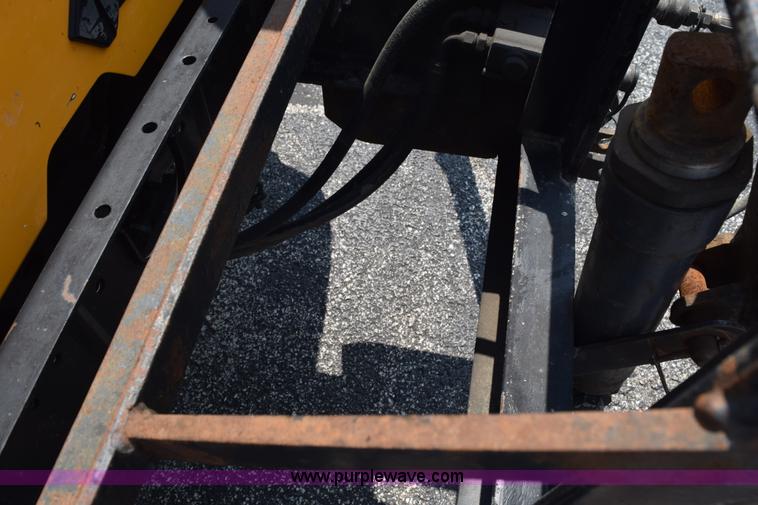 image for item K6205 2002 International 4900 dump truck