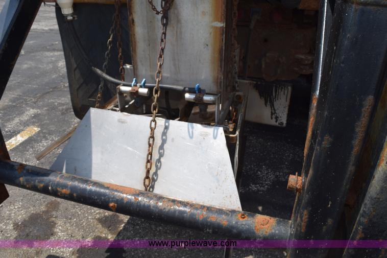 image for item K6205 2002 International 4900 dump truck