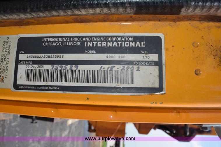 image for item K6205 2002 International 4900 dump truck