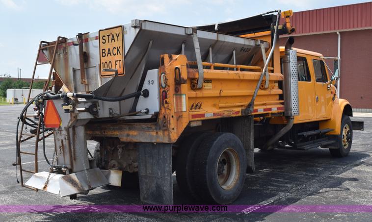 image for item K6206 2002 International 4900 dump truck