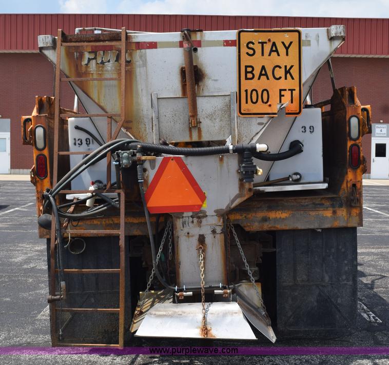 image for item K6206 2002 International 4900 dump truck