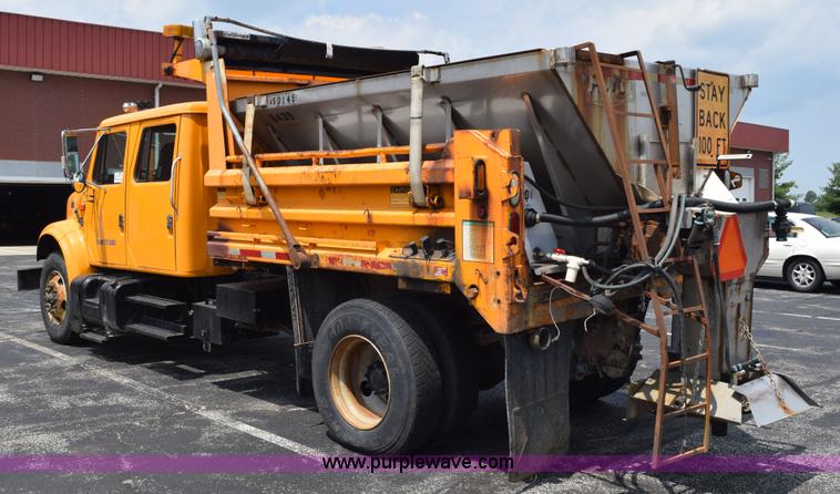 image for item K6206 2002 International 4900 dump truck