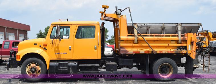 image for item K6206 2002 International 4900 dump truck