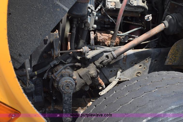 image for item K6206 2002 International 4900 dump truck