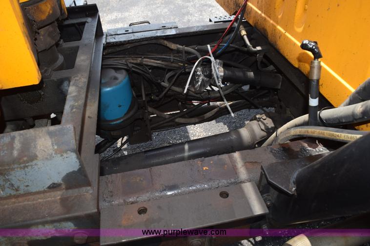 image for item K6206 2002 International 4900 dump truck