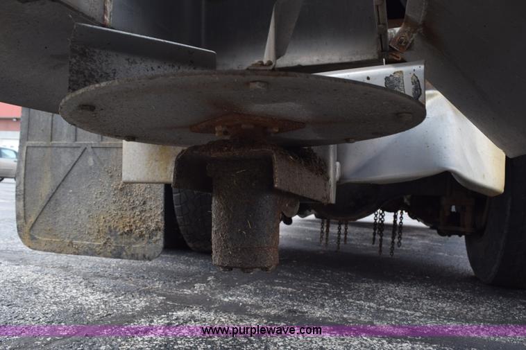 image for item K6206 2002 International 4900 dump truck