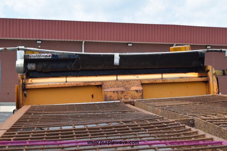 image for item K6206 2002 International 4900 dump truck