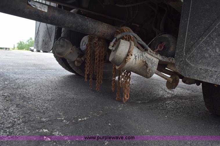 image for item K6206 2002 International 4900 dump truck