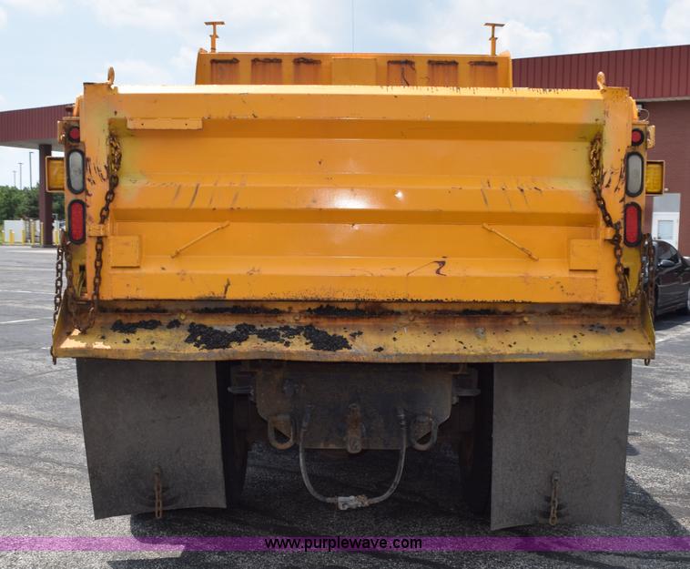 image for item K6207 2006 International 7400 dump truck