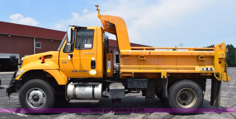 image for item K6207 2006 International 7400 dump truck