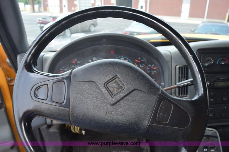 image for item K6207 2006 International 7400 dump truck