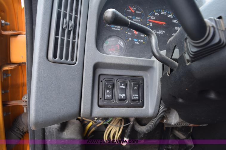 image for item K6207 2006 International 7400 dump truck