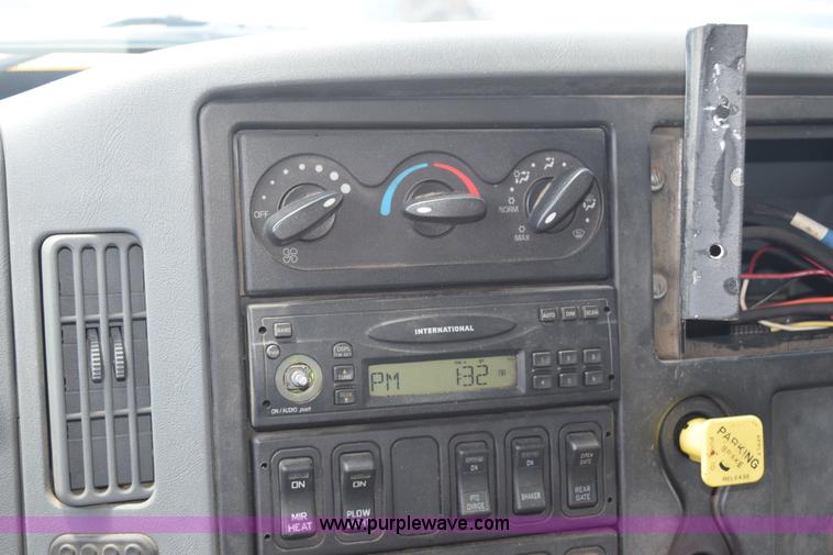 image for item K6207 2006 International 7400 dump truck