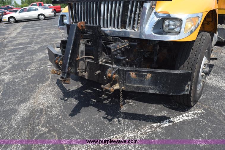 image for item K6207 2006 International 7400 dump truck