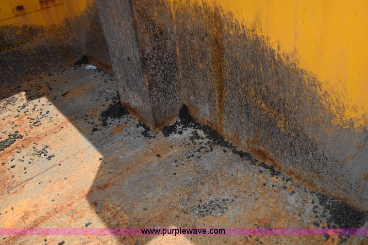 image for item K6207 2006 International 7400 dump truck