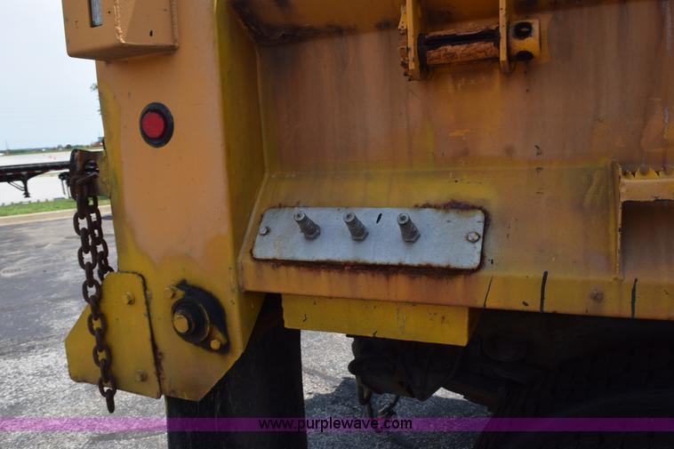 image for item K6207 2006 International 7400 dump truck