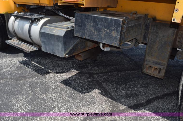 image for item K6207 2006 International 7400 dump truck