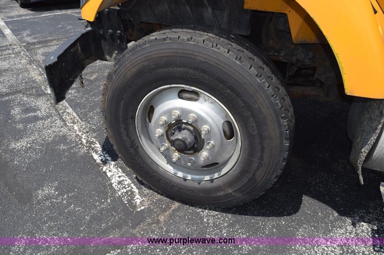 image for item K6207 2006 International 7400 dump truck