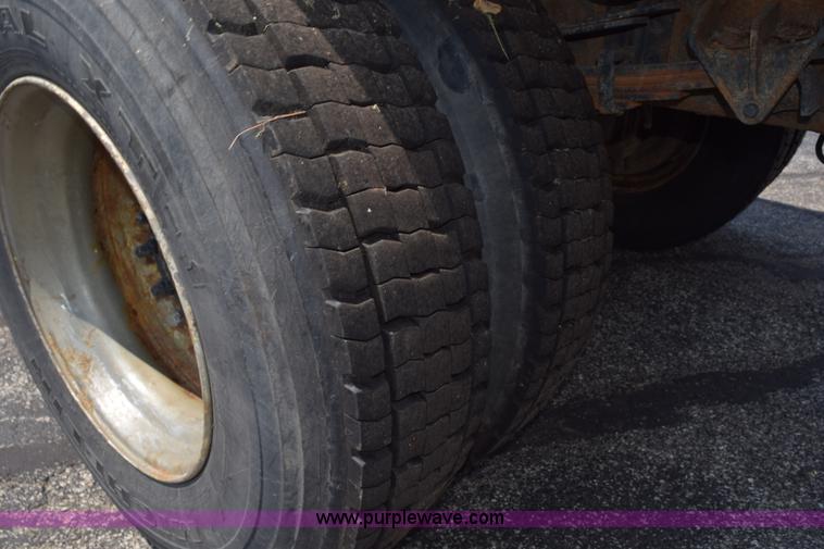 image for item K6207 2006 International 7400 dump truck