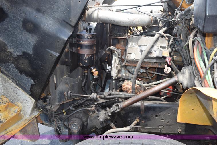 image for item K6208 2002 International 4900 dump truck