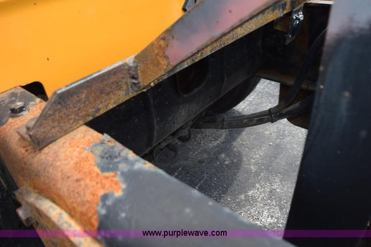 image for item K6208 2002 International 4900 dump truck