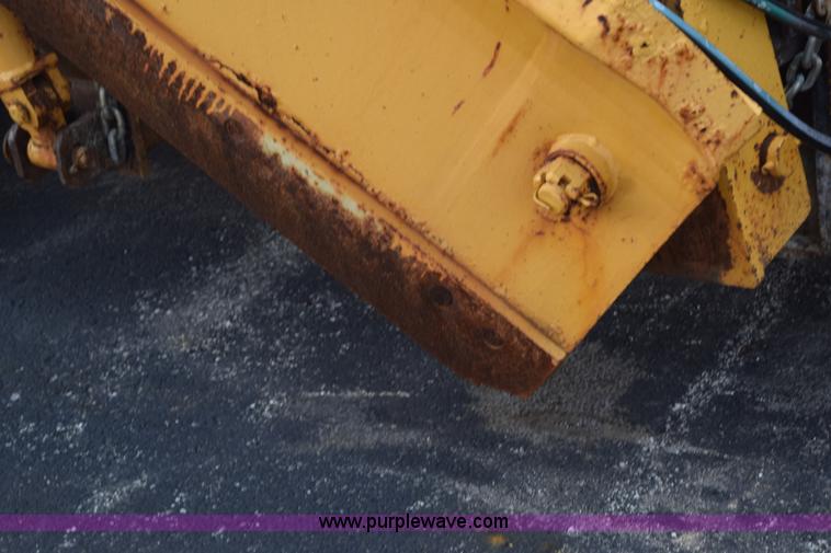 image for item K6208 2002 International 4900 dump truck