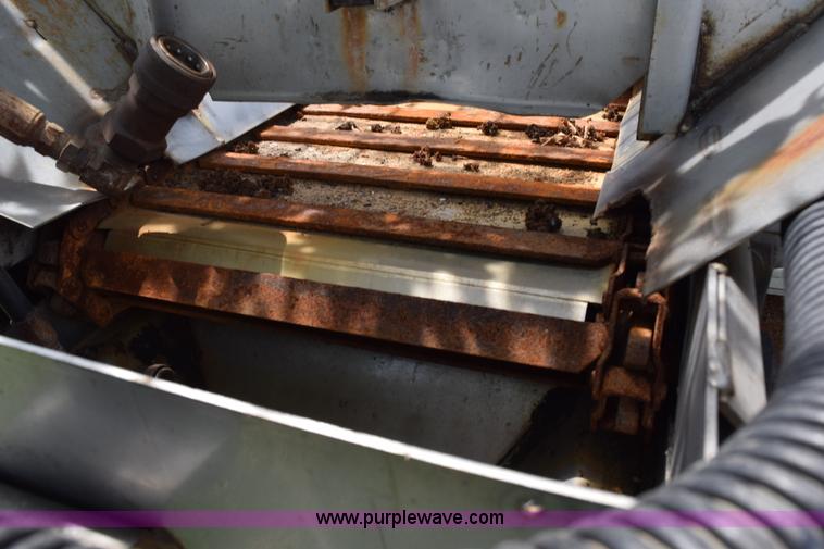 image for item K6208 2002 International 4900 dump truck