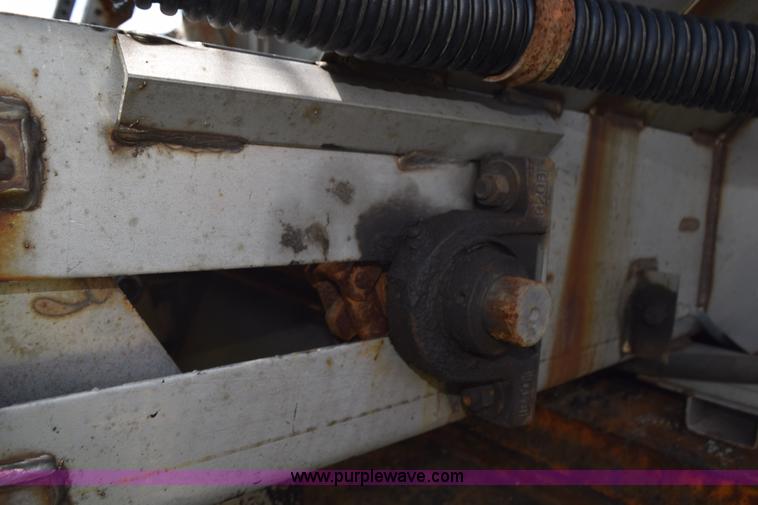 image for item K6208 2002 International 4900 dump truck