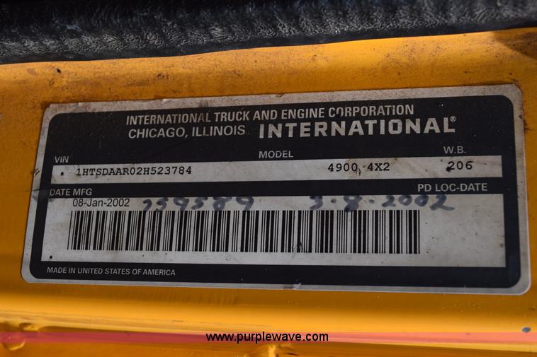 image for item K6208 2002 International 4900 dump truck