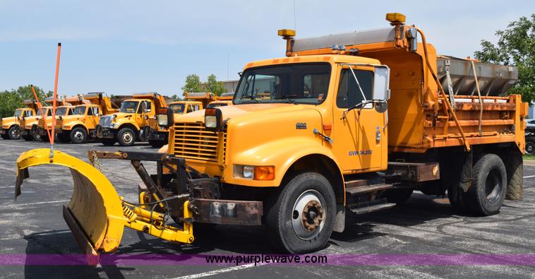 image for item K6209 2000 International 4900 dump truck