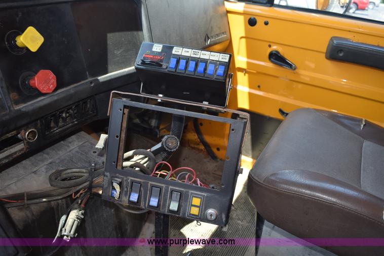 image for item K6209 2000 International 4900 dump truck